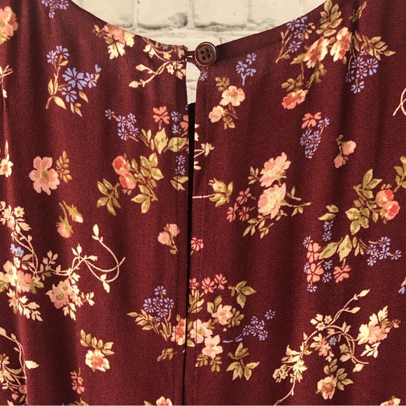 Women's Burgundy Floral Pattern Reformation Fauna Dress in Chantelle. Size 0 - Picture 12 of 16